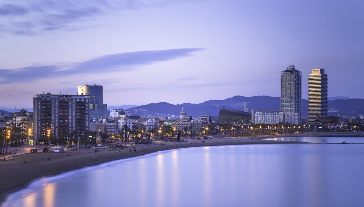 ¡La ola de calor se prolongará hasta el Martes! Menos mal que en #Barcelona podemos disfrutar de excelentes playas!