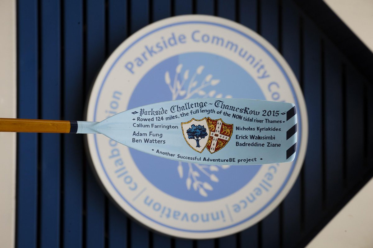 CambsOpenMedia's tweet image. Just finished #CambridgeBusinessMag story on signwriter Robin Taylor, who painted this fine oar for @ThamesRow