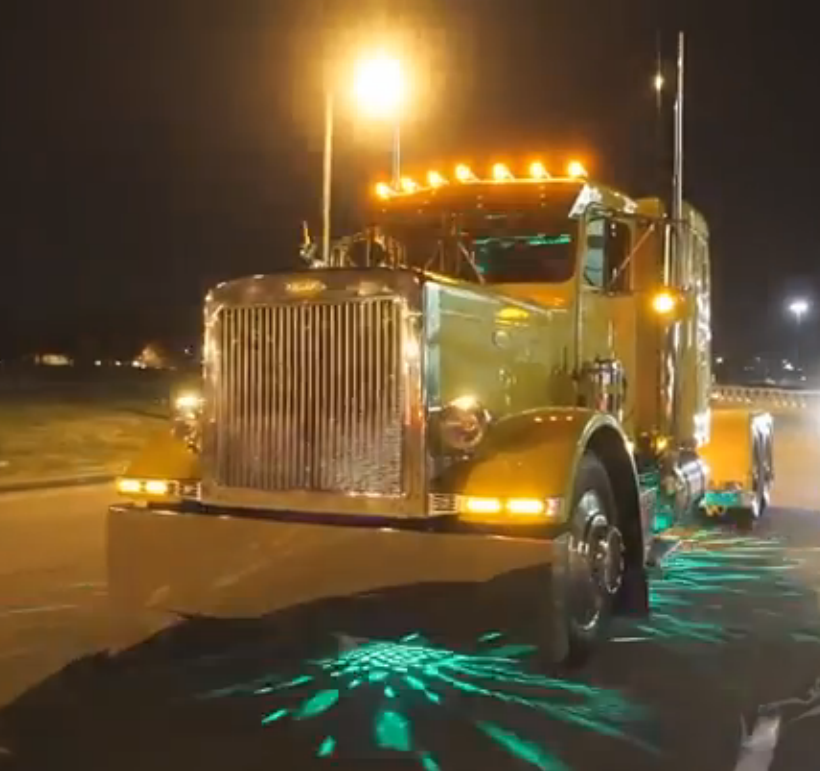 RoadGritTV's tweet photo. Lights After M.A.T.S Truck Show from Big Rig Videos on .@CFFNATION http://t.co/G4BXg2h705 #MATS2015 #TruckShow http://t.co/fHyv98J9gp