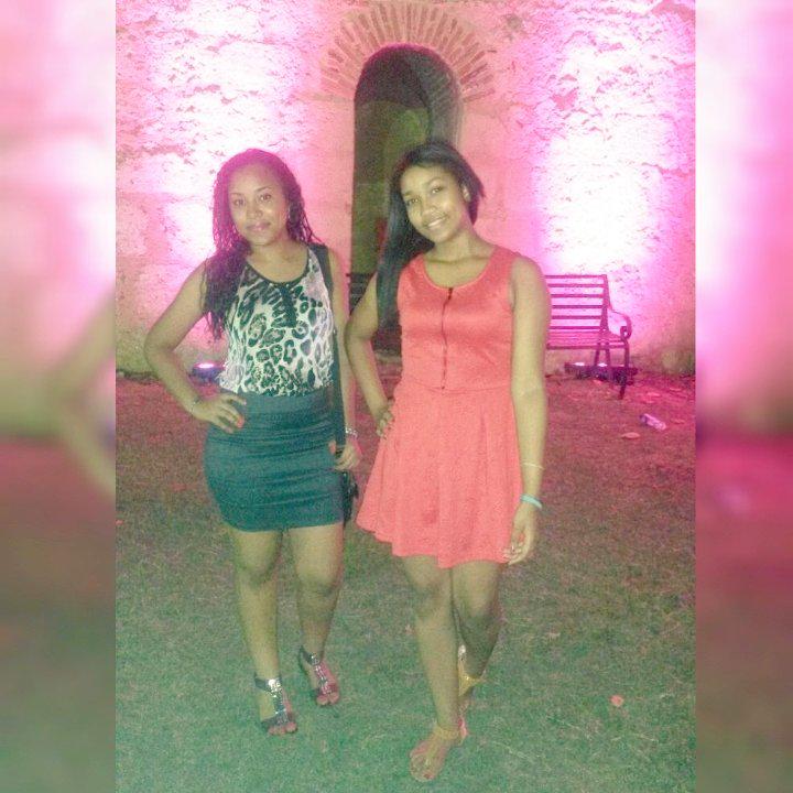 cotizaaah06's tweet photo. Con mi prima w/johanna 
#una #noche #de #los #museos 
#noche  #salida #beatiful 
#smile #yesterday . http://t.co/45OSC5UHAR