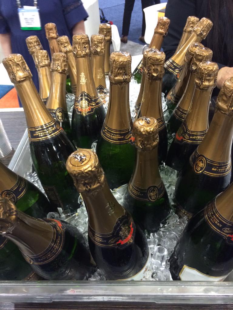 ClarivateAG's tweet photo. Our celebration is about to begin! We reached over 1 billion cited references in Web of Science! #WoS1B #ALAAC15 http://t.co/jsJnIrDONE