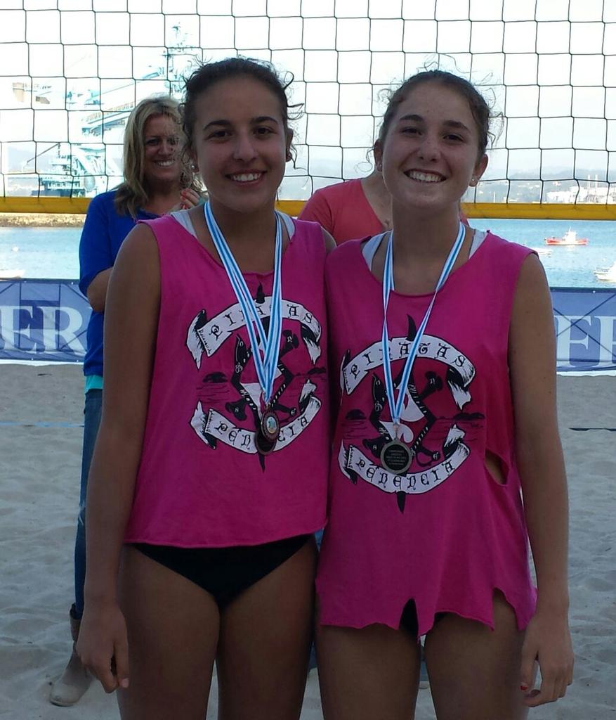 ypocaverguenza's tweet photo. Enhorabuena a las jugadoras d #Ferrol Lucia y Alejandra por el 2°puesto en sub21 del #CGVP en A Graña #voleyplaya http://t.co/sAOyLw2l2c