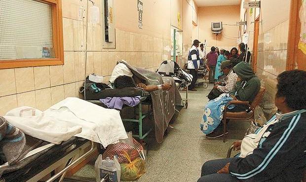 larepublica_pe's tweet photo. Sancionarán con hasta S/. 692 500 a centros de salud que no atiendan pacientes http://t.co/tKXHmDjzod http://t.co/RlURO3OocO