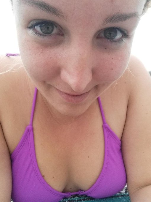 Beach time moving break ;) http://t.co/932VZBtB7G<a href="/tag/twitch"class="tags"><span>#twitch</span></a>