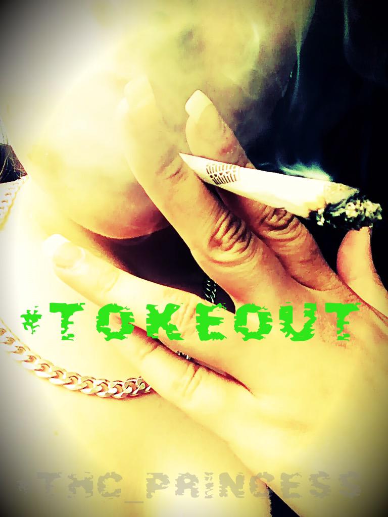 THC_princess's tweet photo. #TOKEOUT ... I need a smoking break in-between smoking ... @weedbabe4208 xx http://t.co/EoLMrkm9n8