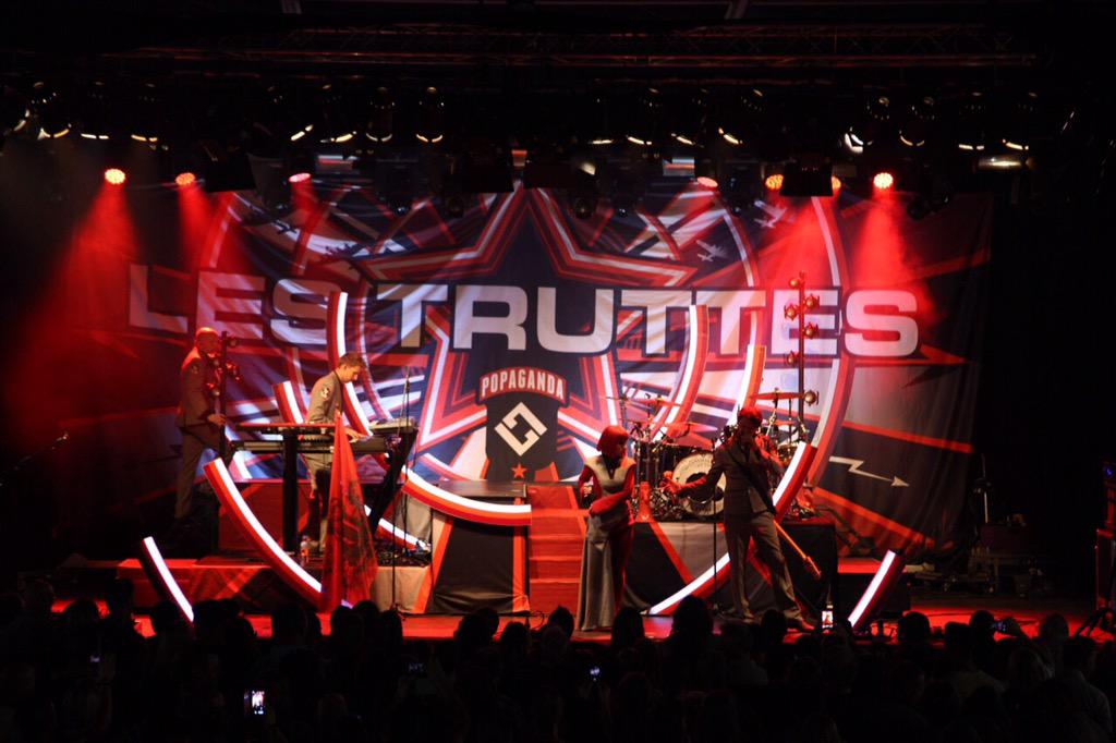 Genkonstage's tweet photo. Dik feest op de Fruitstage met @LT_LESTRUTTES #GOS2015 #DeReporters http://t.co/aMQ7DIFAeB