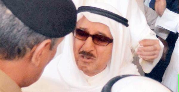 TheArabHash's tweet photo. كلمة أمير #الكويت عند دخوله مسجد الإمام الصادق، تعلو في شوارع الكويت

#هذولا_عيالى http://t.co/wFIalLsSiE
