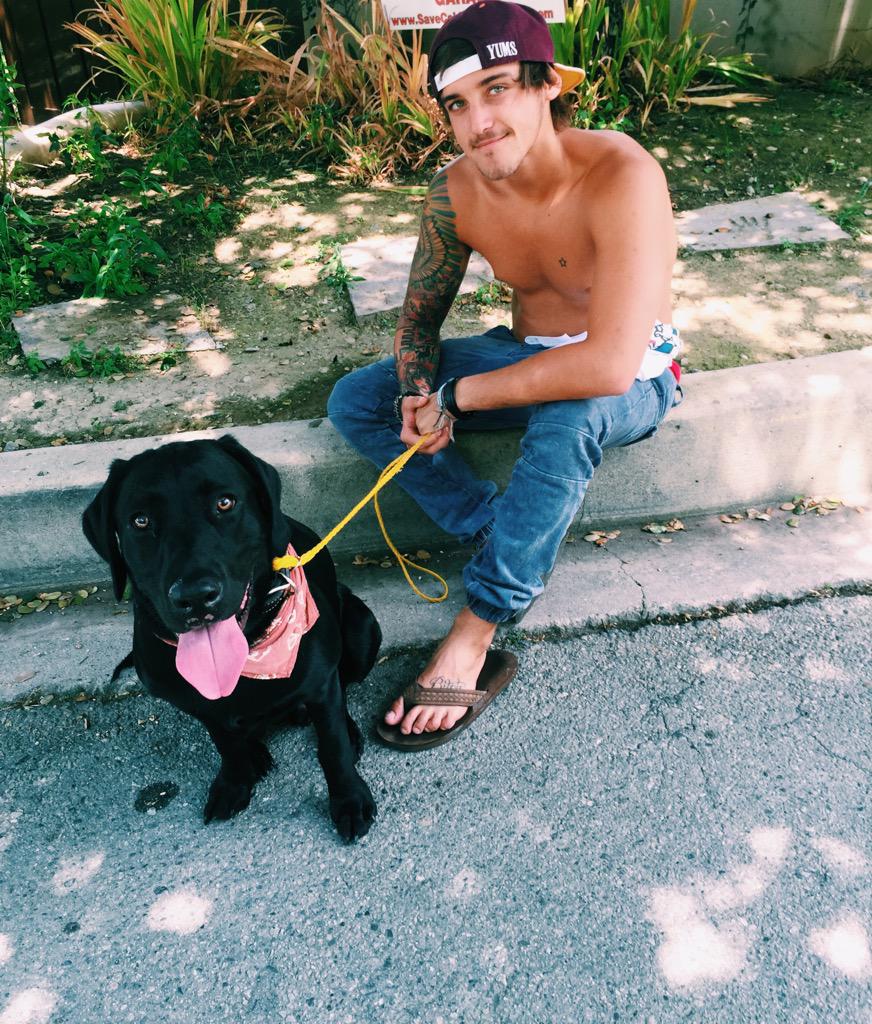 BrooksBeau's tweet photo. Feed us http://t.co/4nFKpuCxzg