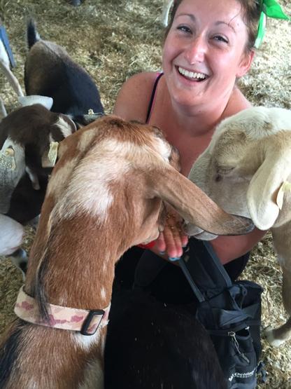 TailBangers1's tweet photo. #bigbarrel2015 woot woot! The petting zoo is great but @jakeowen is Why I'm here! http://t.co/J2A2dbU8WF