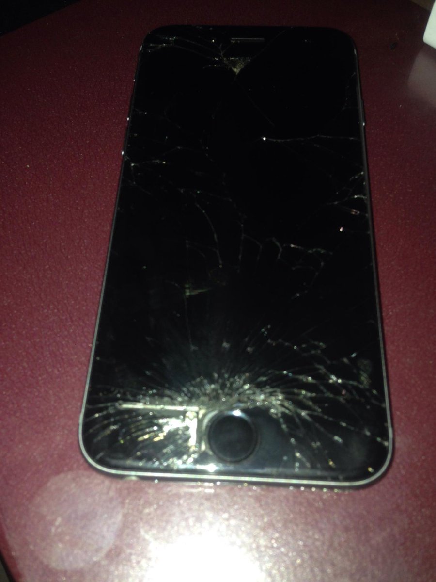 ninogotti8's tweet photo. I am selling "Iphone 6" on #wallapop http://t.co/iRa6Rzj0Cb http://t.co/z00BcqIGwd
