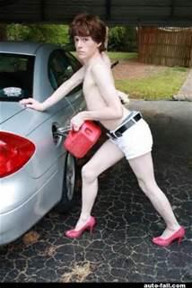 MenHeels's tweet photo. Just doing everyday things. Looking your best! #meninheels #guysineheels #wearit #fashion #genderlessfashion #heels http://t.co/S3q01V6EUW