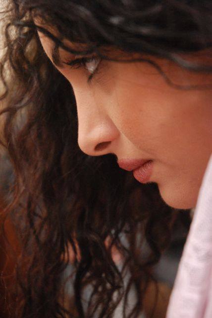 Rano_qamar's tweet photo. @kokequeen4 @maisa_2009 @naryman20 @Noorfatemayiho1 #سفيرة_الفن_العربي #قمر_خلف http://t.co/WGEE83LJ14