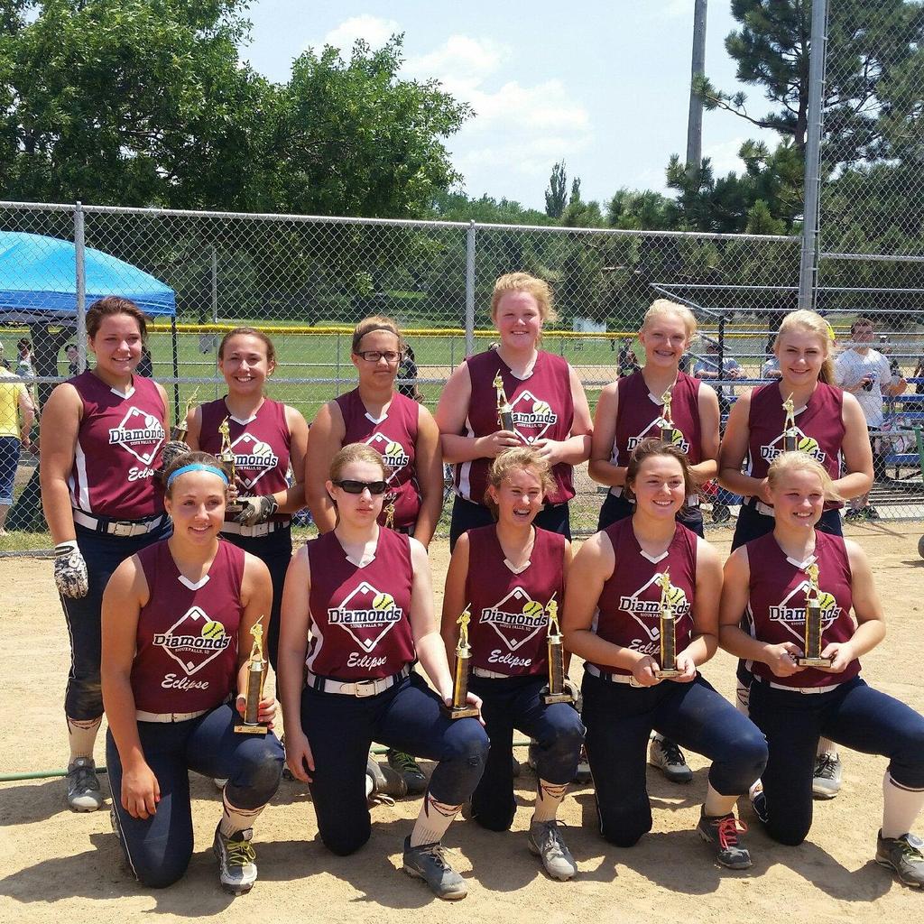 CONGRATS to Diamond's ECLIPSE runners-up in 14u at the SEFSA tournament!  Way to go girls and coaches!!