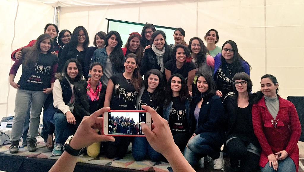 SWMexico's tweet photo. Las mujeres participando en #SWSmartGames @StartupWeekend #Diversidad #women #photoinception http://t.co/fdikTgtwbF
