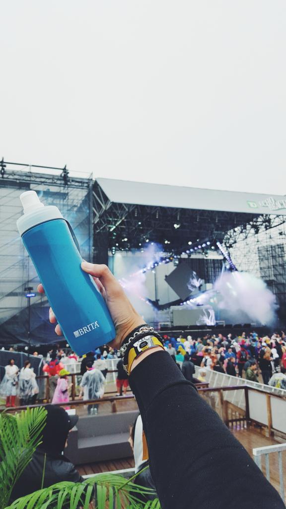 Fashionights's tweet photo. .@BritaCA hooking up everything todaaay. #BritaHydrate #BudlightDigitalDreams https://t.co/1bjCrr3I2o http://t.co/BBv3UK8lwh
