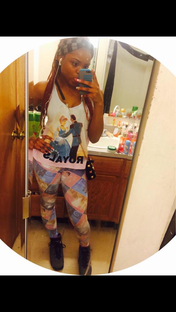 dezzyhoe's tweet image. Dis bitch dont know if she wanna go to a club or the court