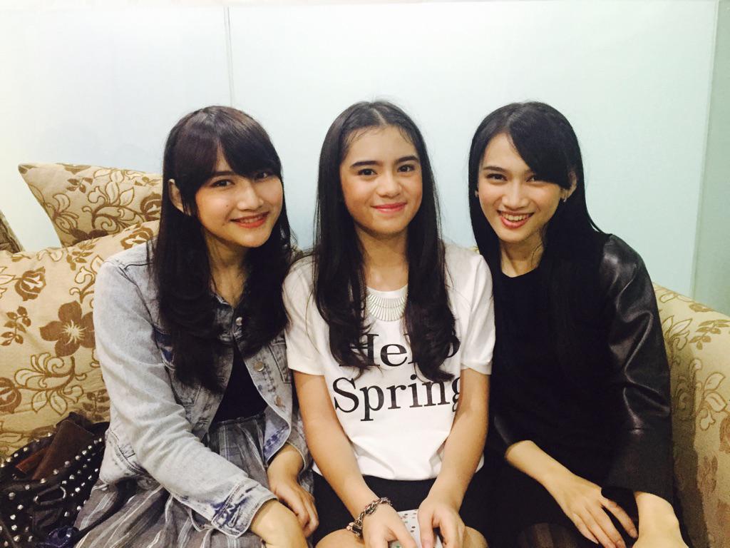 thisfrieska's tweet photo. HBD si bule canciiii' @Vanka_JKT48! Jangan lupa minum ya cil xixi. Gbu😘😘 http://t.co/MemRp1lgzm