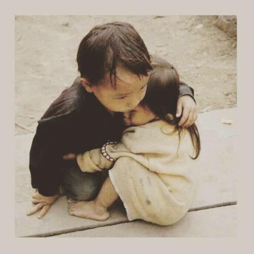 dalierzincanli's tweet photo. Minik yürek!
Sen abine sarıldın da abin kime sarılsın :(( #StopTerrorisminChina http://t.co/kRi7T8RK2r
