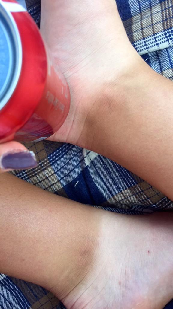 Fa_Breeze's tweet image. Permanent socks for the summa👌🏼 #tanlines @TennisProblemos