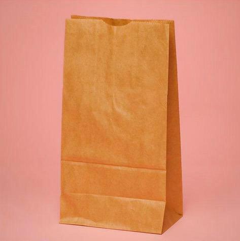 ItsLaQueefa's tweet photo. Urban Outfitters be like Vintage Lunch Box $89.98 http://t.co/mYbYDpjqPY