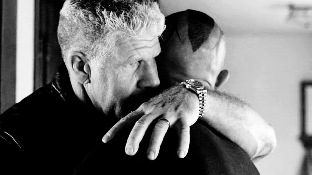 RonPFanPage's tweet photo. #theorossi #ronperlman #sonsofanarchy #lovesoa http://t.co/EO7H2xKdqr