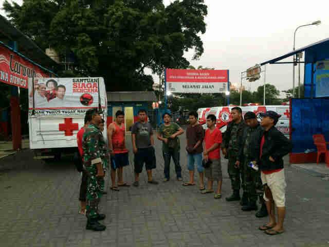 SondangAlex's tweet photo. Tuhan berkati kerja kecil kami agar menjadi berkat besar utk korban bencana #POSPERApeduliSinabung @pospnet http://t.co/NJHJZkA3Tq