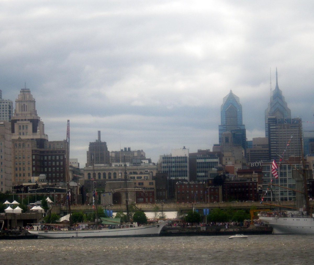 freedomisgreen's tweet photo. excellent day at @TallShipsPC watching sails catch the wind on the Delaware http://t.co/cN5IU5C5Cs