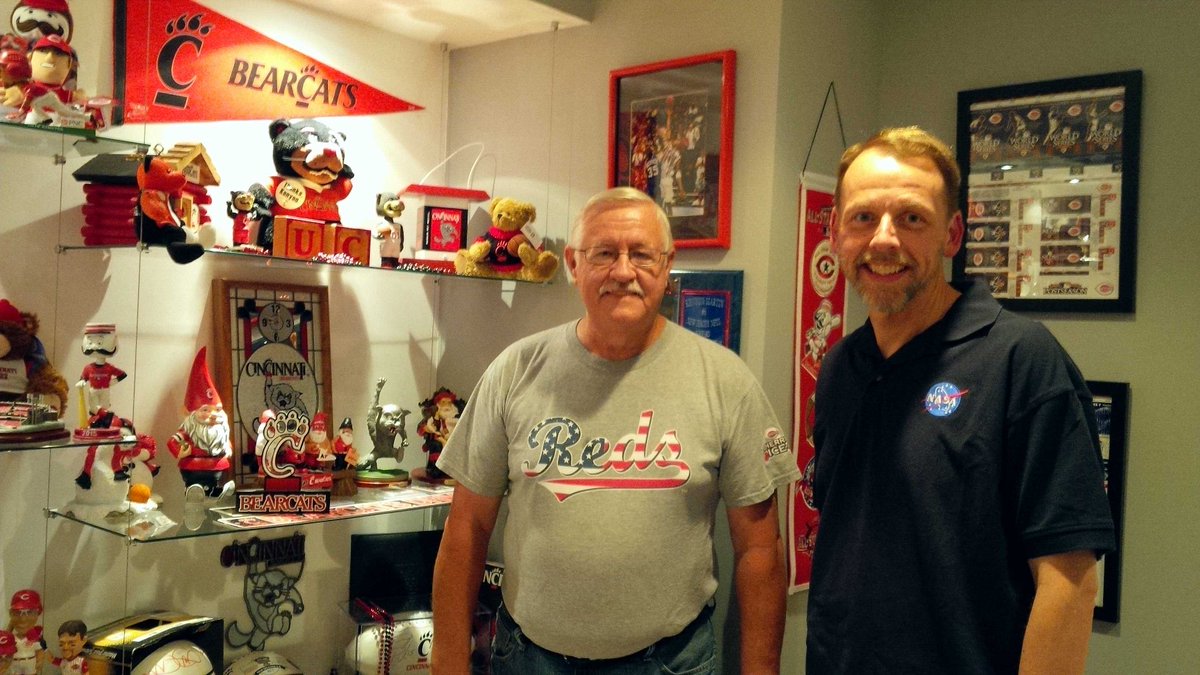 matthech's tweet photo. Great to meet awesome @uofcincy fan and #UCATS supporter Rick Niehaus. Super #Bearcats lair @PrezOno @UCProvost http://t.co/4jRIWNuB1h