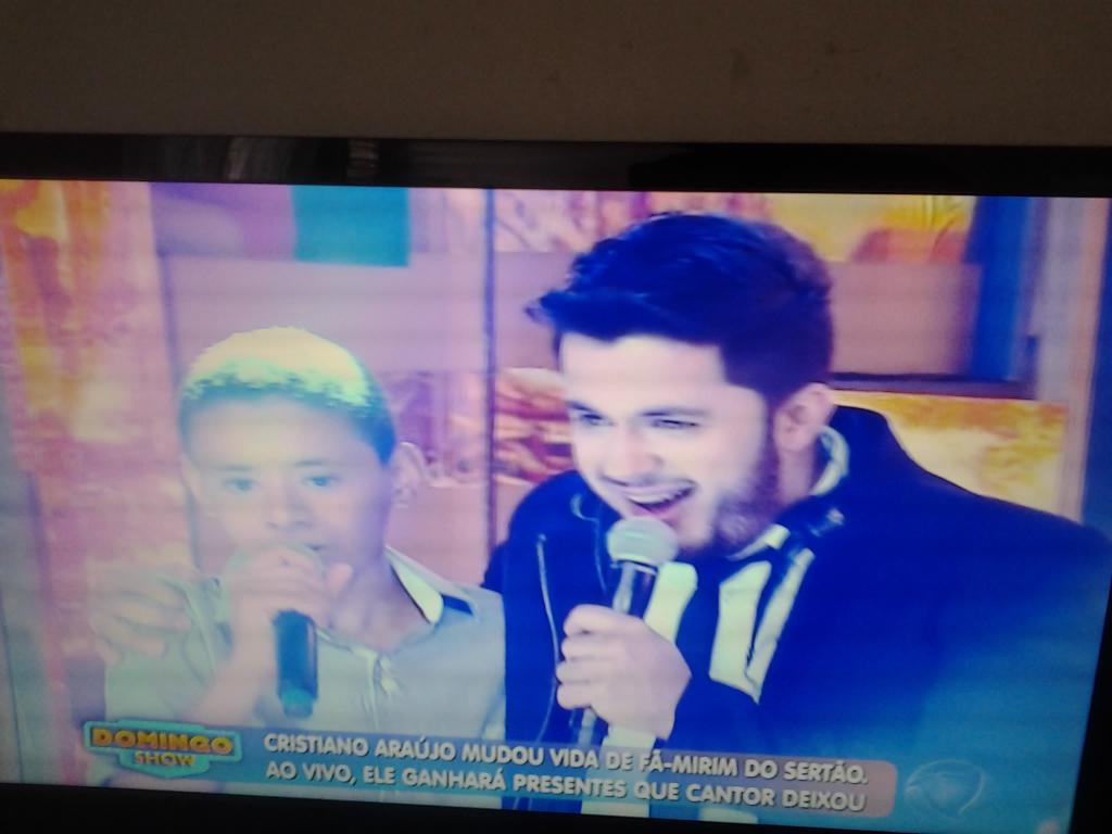JoseRobervalBar's tweet photo. @cantordaniel lamento a perda do Cristiano Araújo e hj vi no programa do geraldo Luiz o fã pedro que cantou c/ ele!!! http://t.co/i6DH7PQaov
