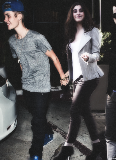 jstinfk's tweet photo. Put your arms around me, tell me everything's ok💕👫. http://t.co/UxGismw2z1