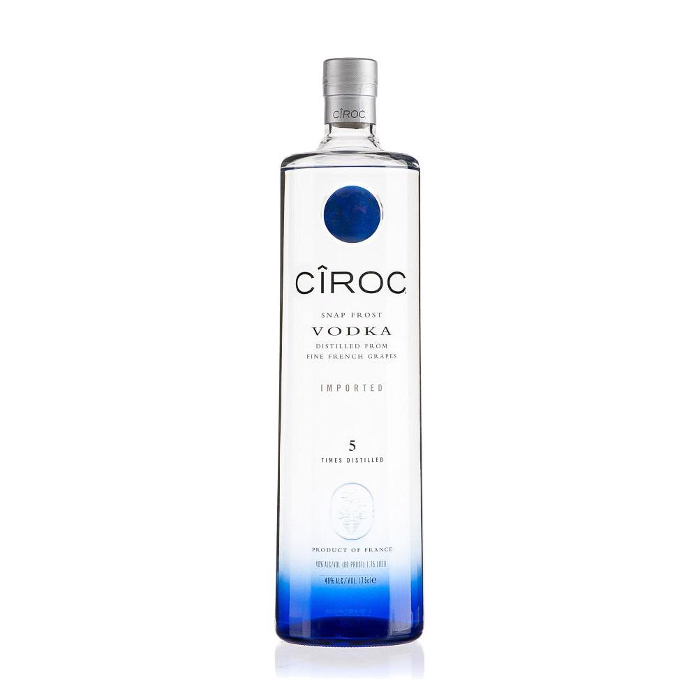 tlovesorchids's tweet image. #BETAwards2015 ~ Diddy u gotta leave that Ciroc alone. #DiddyFall