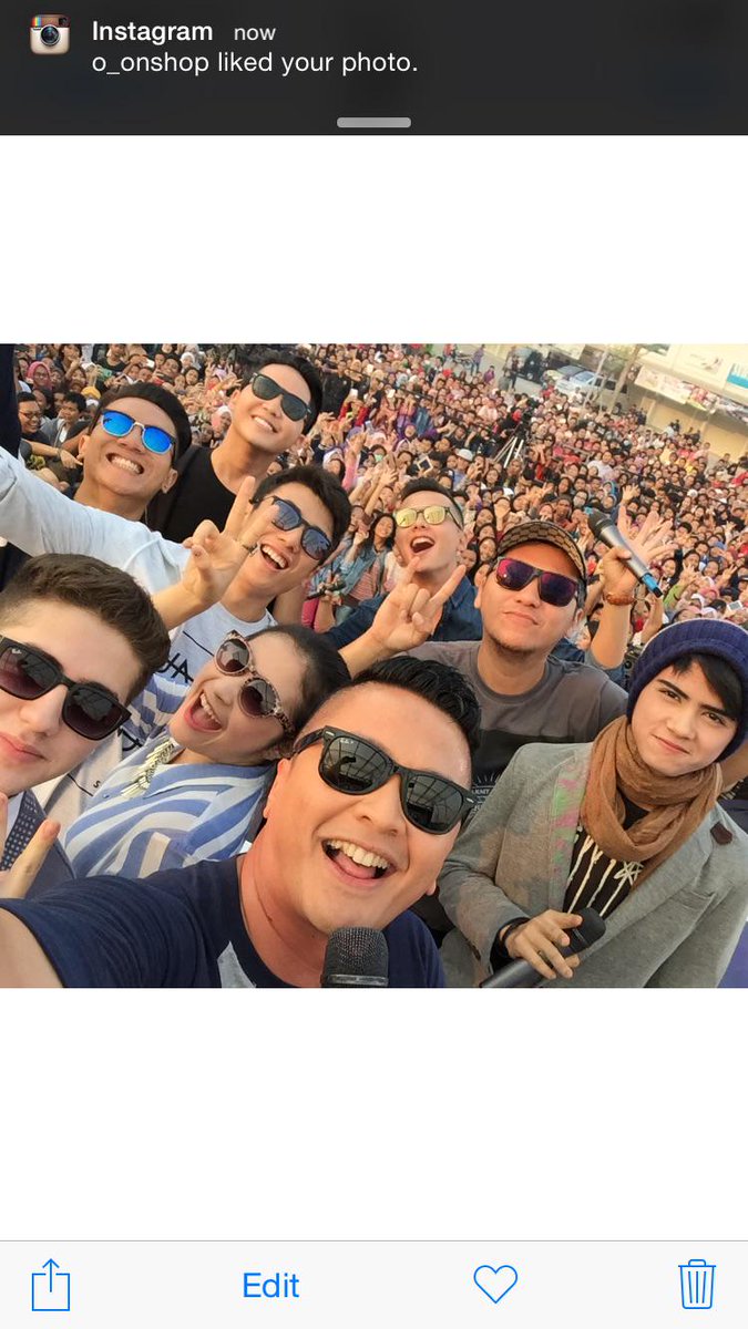 ini buat kalian semua penonton setia INBOX sctv...!! love u all...