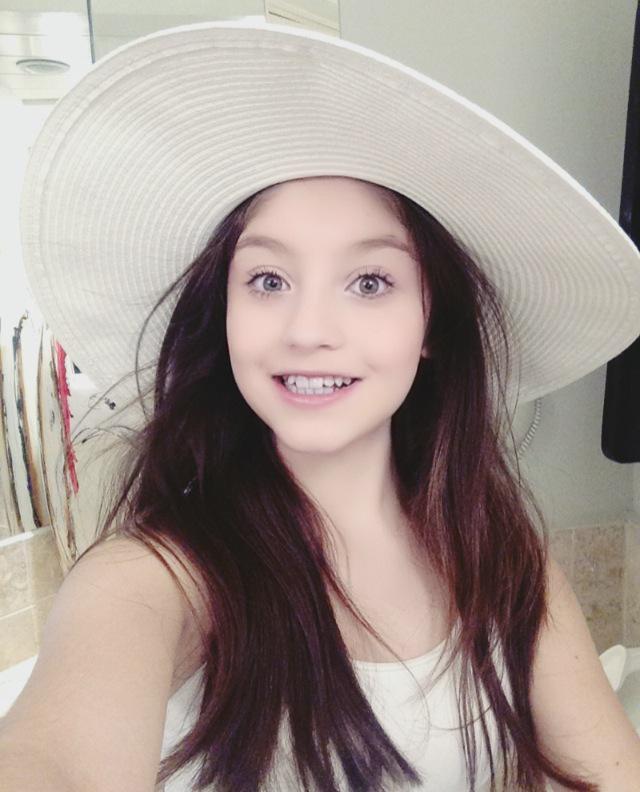 karolsevilla's tweet photo. Bonita noche !!! 💖💖💖 http://t.co/Uyd70WiDU5