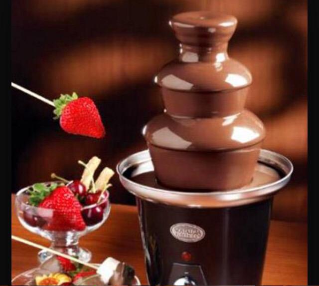 SoloBailarines's tweet photo. Cuando dicen "fondue" lo que la mayoria de la gente piensa ,lo que los bailarines piensan http://t.co/JSkPSpmHpk