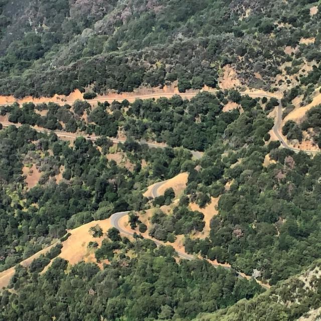 NatlParksPhotos's tweet photo. The drive in Sequoia National Park is truly amazing! Landscapes exploding at every turn! #mountain #sequoianational… http://t.co/FFr8bhxvFO