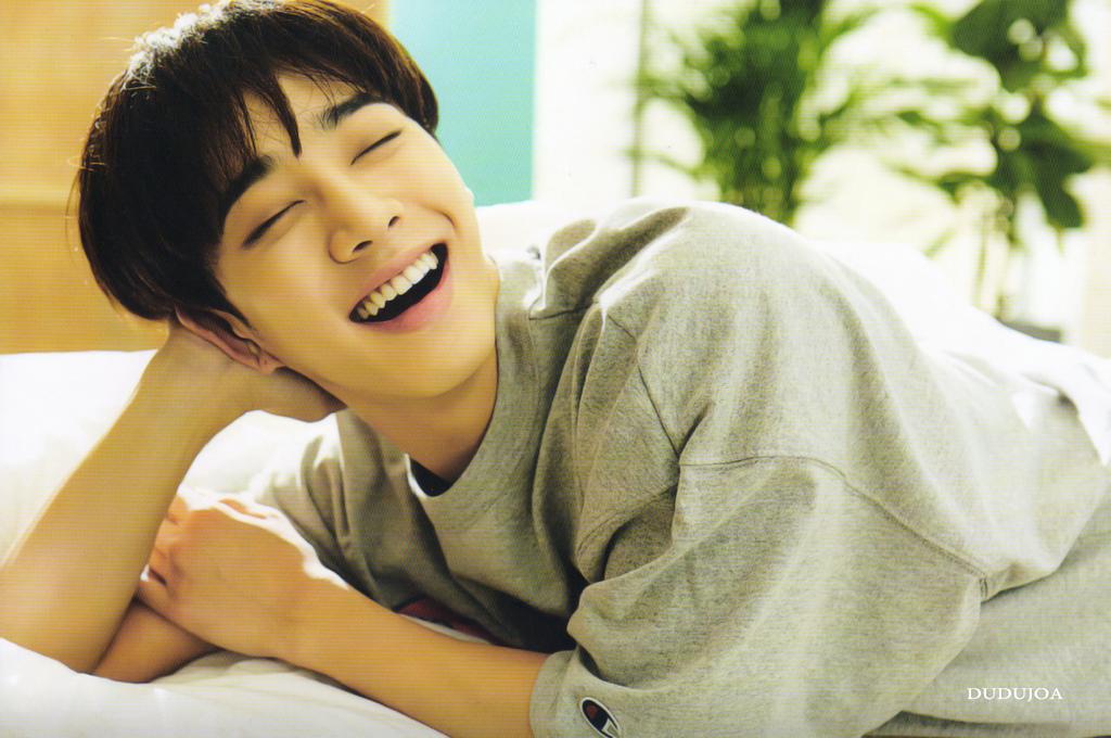 CIooFkSUYAEEme0.jpg:large