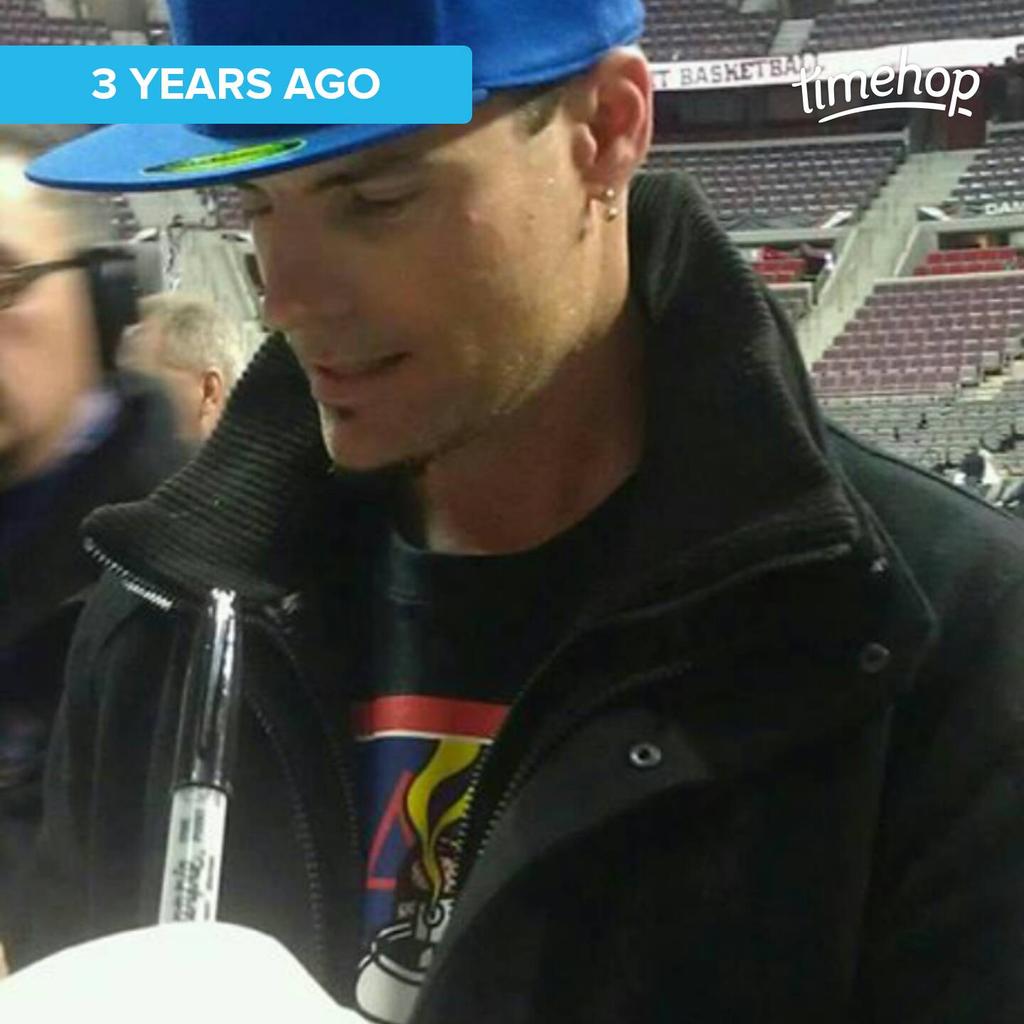 DarbyMawby's tweet photo. Exactly 3 years ago today! via @timehop http://t.co/jJvr7jwrbB #VanillaIce #bestautographever http://t.co/BxM4618cUF