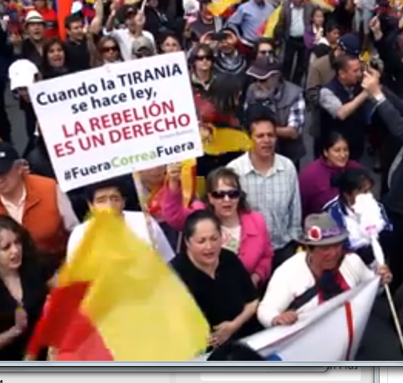 textoenvivo's tweet photo. Cuenca tuvo su versión #EcuadorProtesta en #CuencaProtesta
#27J
#NoEresMiPresidente http://t.co/WUiosDmXR0
