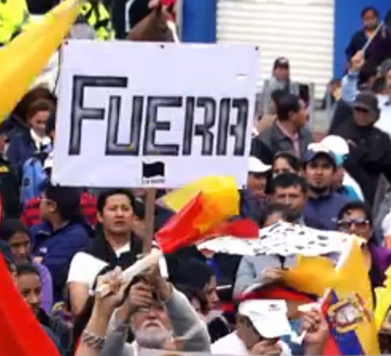 textoenvivo's tweet photo. Cuenca tuvo su versión #EcuadorProtesta en #CuencaProtesta
#27J
#NoEresMiPresidente http://t.co/WUiosDmXR0
