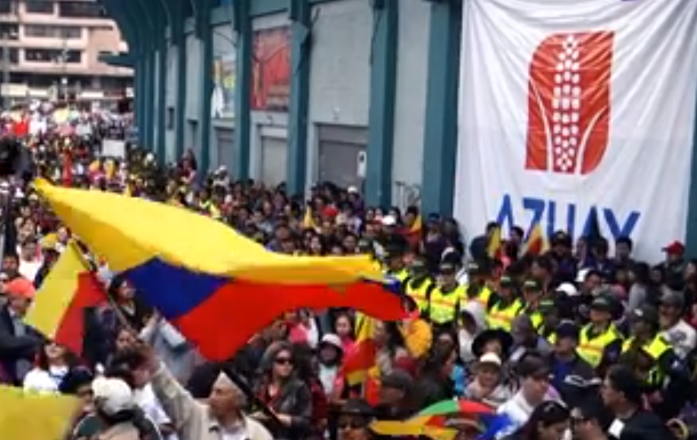 textoenvivo's tweet photo. Cuenca tuvo su versión #EcuadorProtesta en #CuencaProtesta
#27J
#NoEresMiPresidente http://t.co/WUiosDmXR0