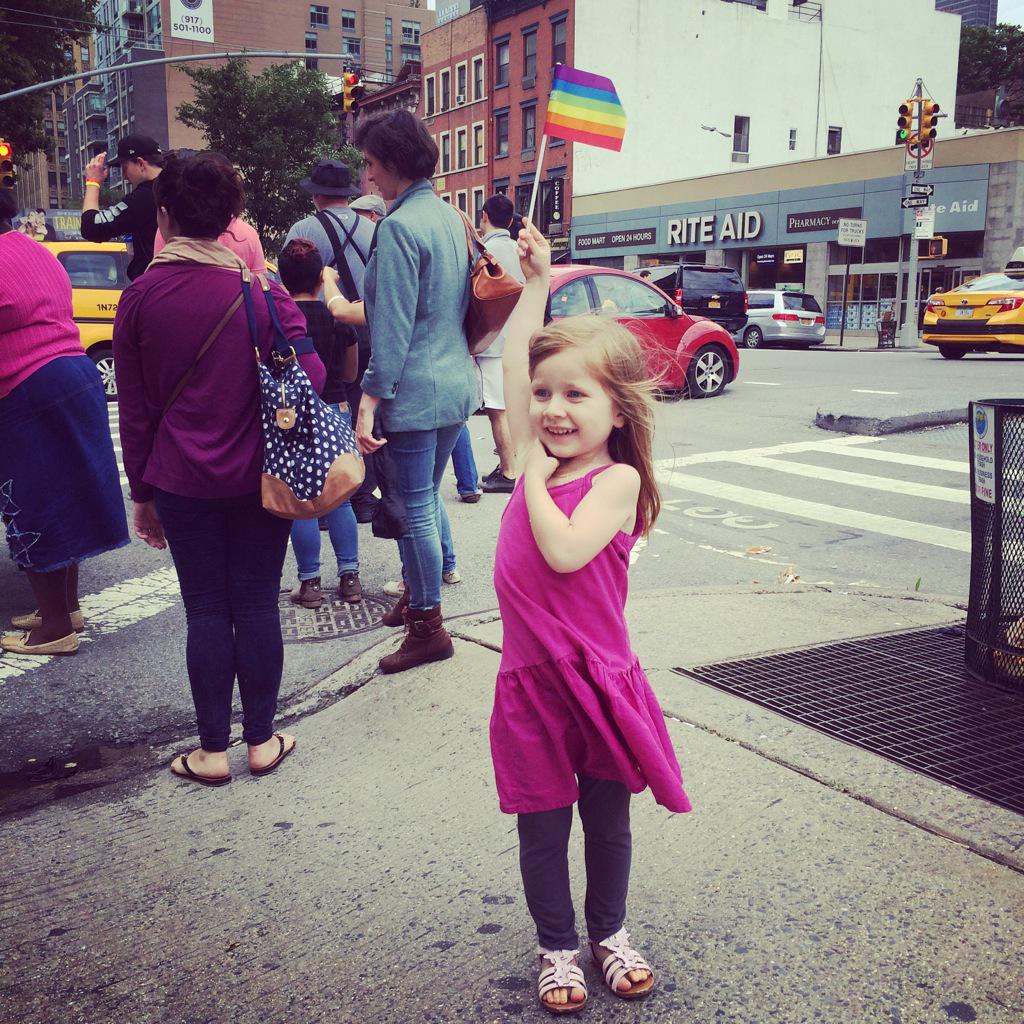 kinderfeets's tweet photo. #celebratepride #NYCPride #nyc #rainbowseverywhere http://t.co/pxgi6b2pLp