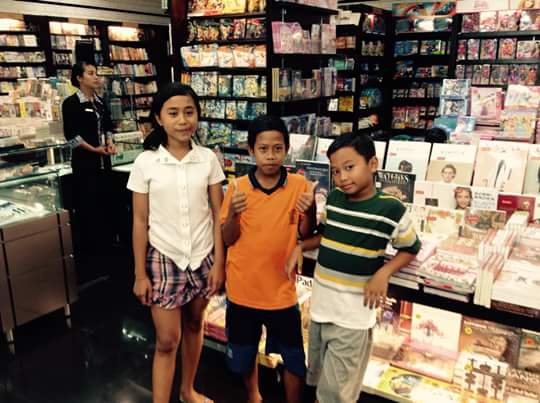 LittleCircleF's tweet photo. There are many little ways to enlarge your child's world. Love of books is the best of all. ~Jacqueline Kennedy http://t.co/q1gdZ4O38T