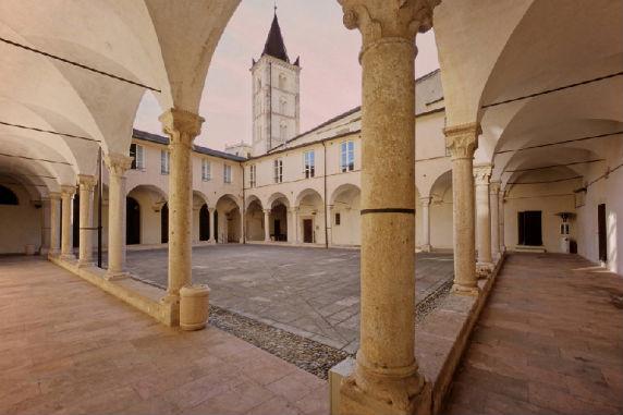A #FinaleLigure boom di visitatori al museo Archeologico #Liguria <a href="/visit_riviera/">VisitRiviera.it</a> <a href="/VisitFinale/">Visit Finale Ligure</a> bit.ly/1JsFkcL
