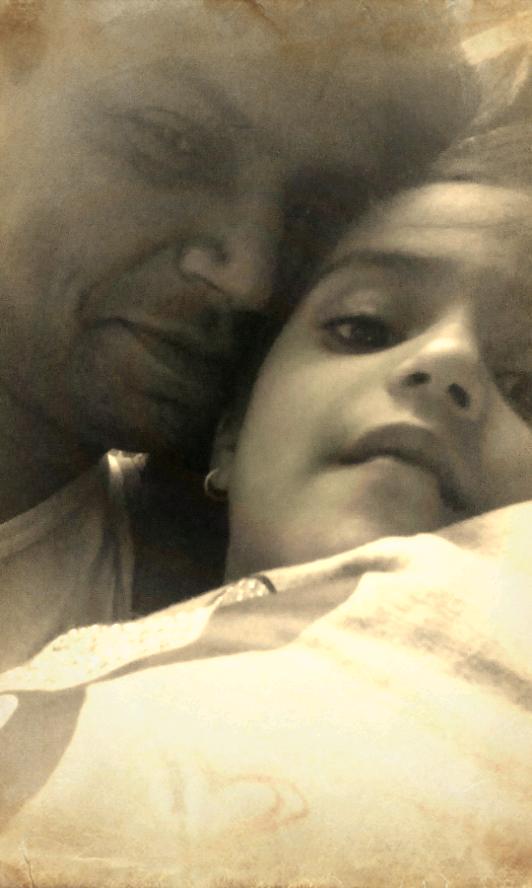 suwansia's tweet photo. #SelfieWithDaughter http://t.co/F9wXbJfWi3