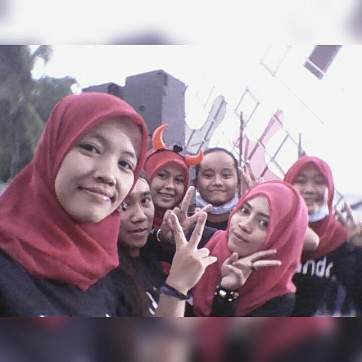 uwie_yulie13's tweet photo. your amazing love u @alysyarief @alicious_resmi @yhiyie23__ http://t.co/pf4uWavMKx