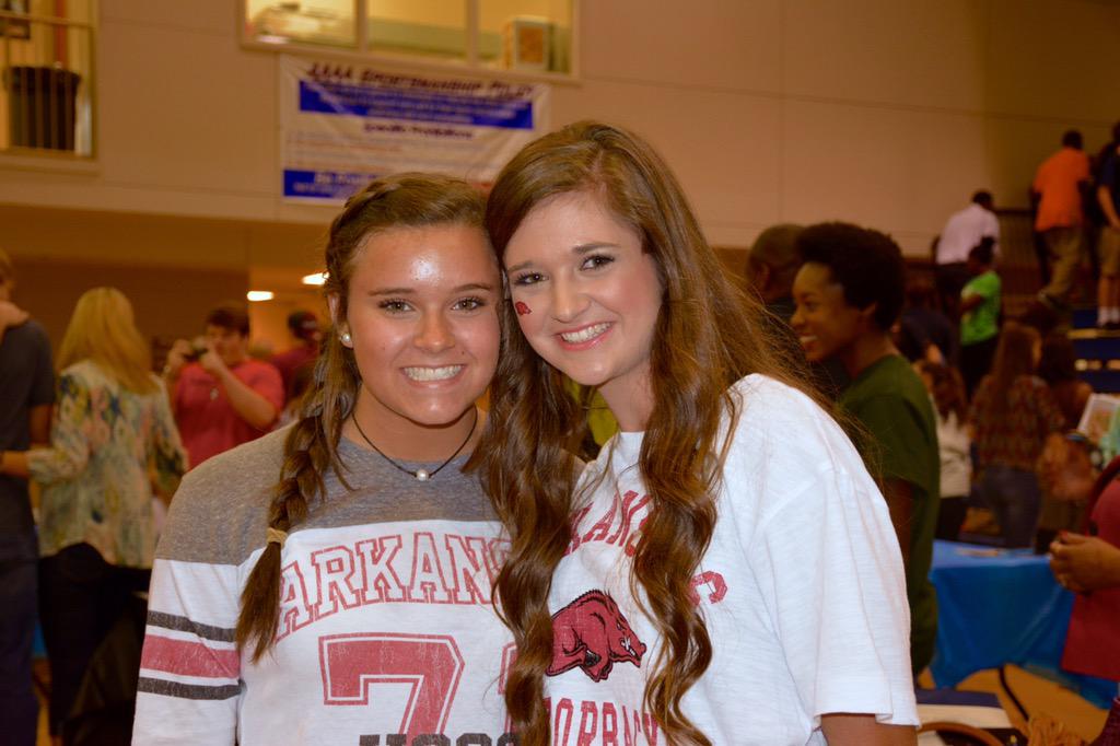 delanie108's tweet photo. H16BD baby kins!! I'm really going to miss ur goofy self next year :(( I love you so much💘💘 @Kinseylea97 http://t.co/6LqcEZENST