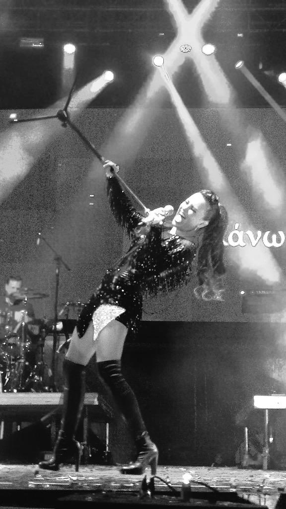 Jaz_Skivel's tweet photo. Así el show de @lajosa en #SanJuanDelRío 👌🏻👏🏻💃🏻😍 http://t.co/ioTN3D4VFw