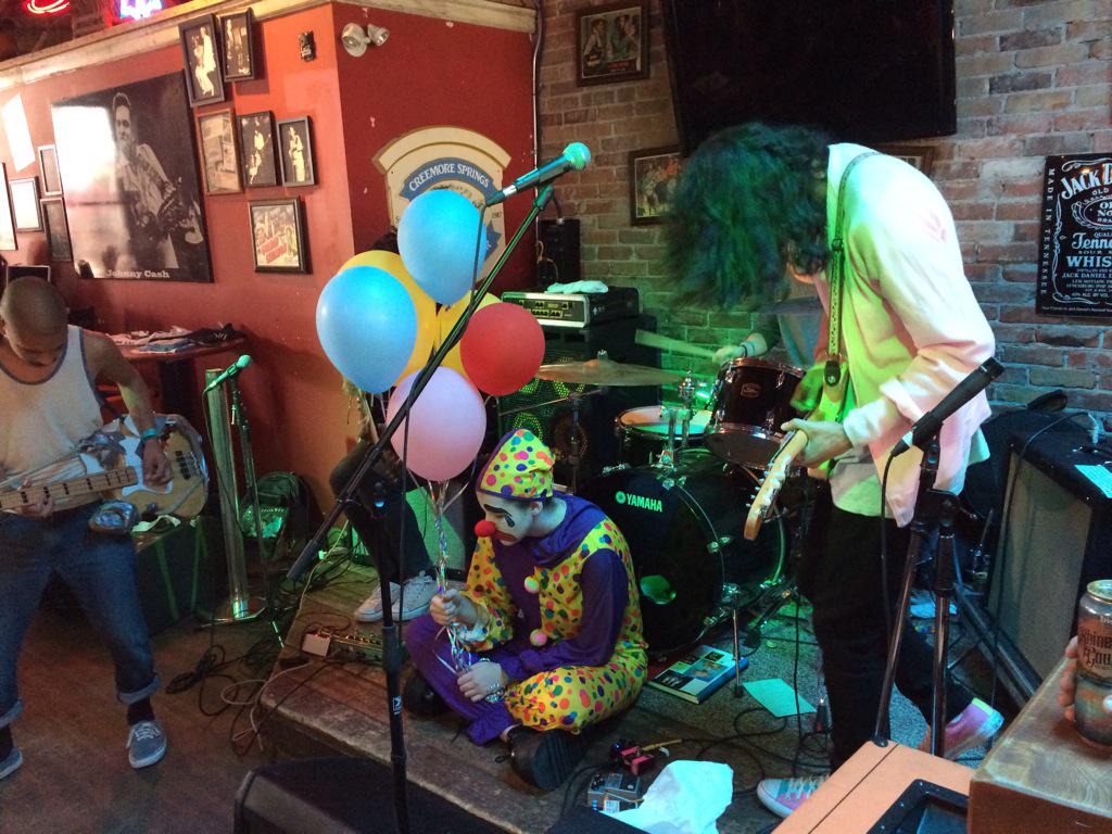CKXUmusic's tweet photo. #wtfawesome sad clown at #SoftCure @sledisland http://t.co/3nG4iKcfqK