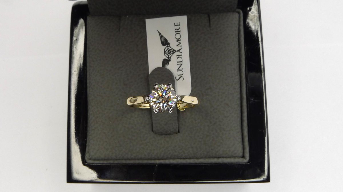 SUNDIAMORE's tweet photo. #engagment #ring with 1ct diamond. Hand made, white gold cast and yellow gold ring. http://t.co/nx8Y3DkufL