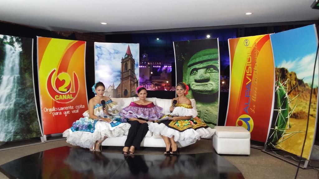 GobCaqueta's tweet photo. Gracias @ALPAVISION1 x el cubrimiento especial del #FestivalNacionalDelBambuco2015 #Caquetá5Corona @Marthalilianaav http://t.co/TU3z0CuwHx